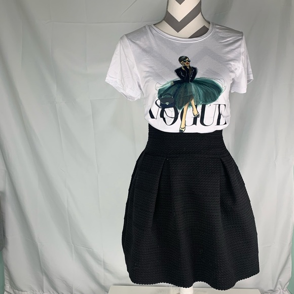 Vogue T-shirt new with bag! - Picture 1 of 6